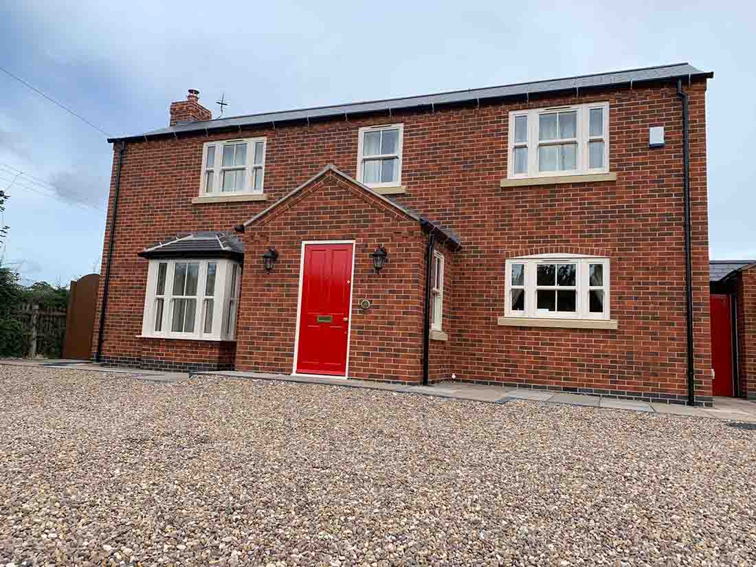 Sliding sash windows vs casement windows: what are the 3 differences?