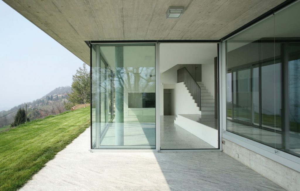 Aluminium sliding door