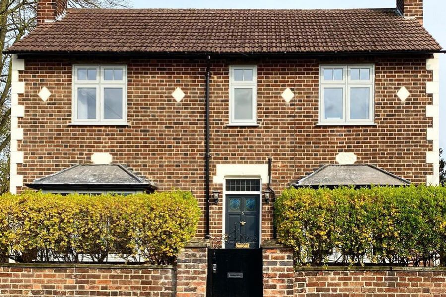 white residence 7 windows